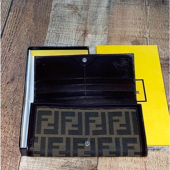 FENDI Zucca Continental Wallet in Tobacco authentic in box - Picture 13 of 16